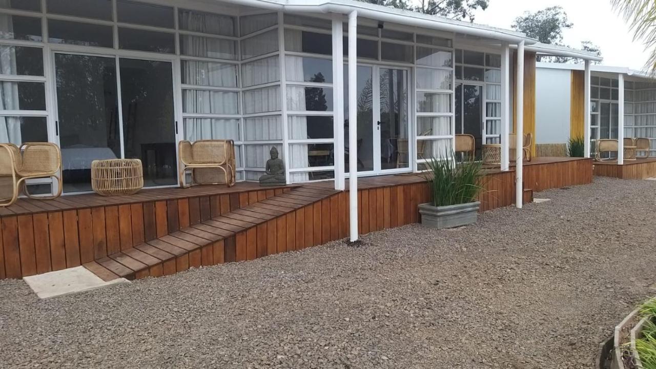 Hotel Terrazas Del Rio Negro Centenario Exterior foto